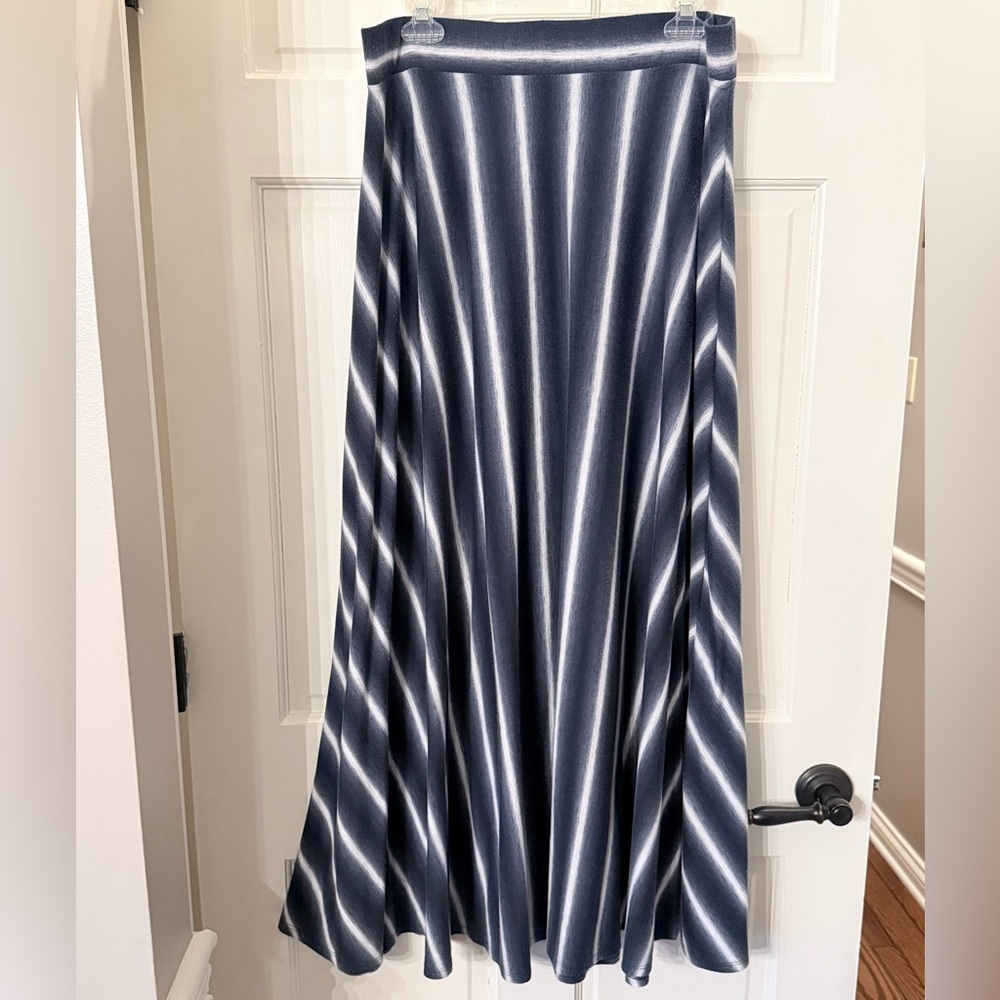 Versona Navy and White A-Line Skirt